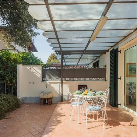 Michelangelo I By Interhome * مارينا دي بييتراسانْت