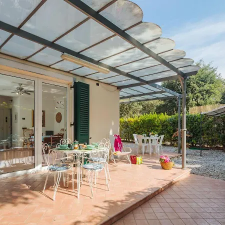 Michelangelo I By Interhome * مارينا دي بييتراسانْت