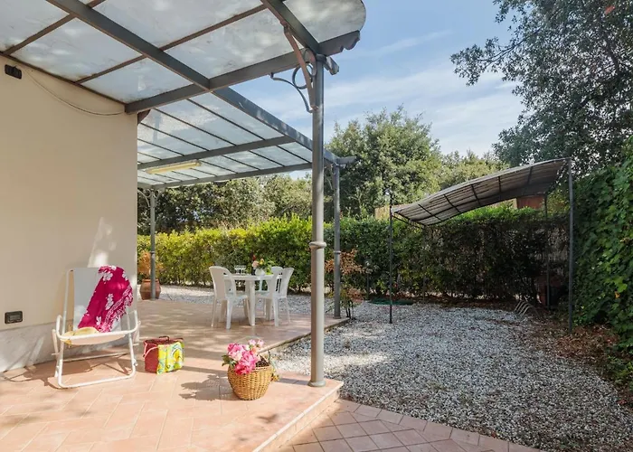 Michelangelo I By Interhome * 马里纳-迪-皮特拉桑塔