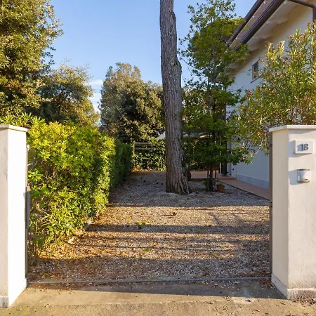 Michelangelo I By Interhome * Marina di Pietrasanta